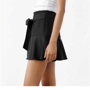 NWT Zara Black Skort
